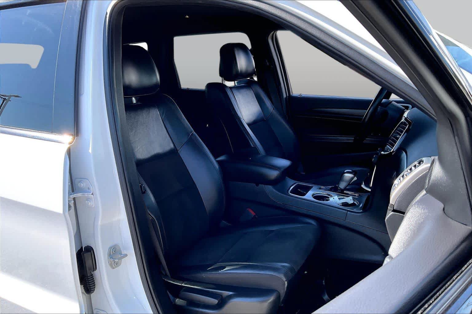 Used 2020 Jeep Grand Cherokee Altitude AWD/4WD image 9
