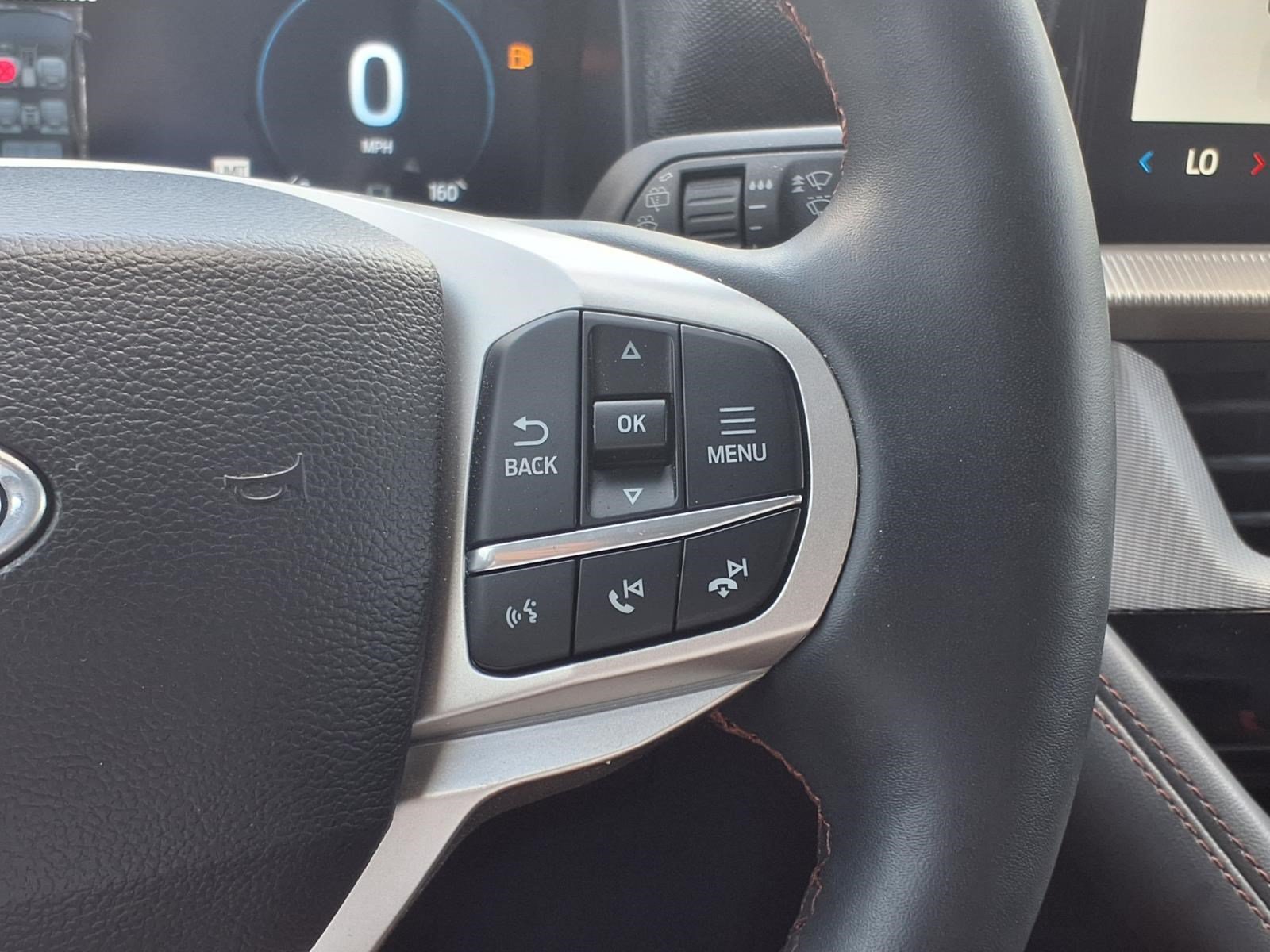 Certified 2025 Ford Explorer Active w/ Active Comfort Package RWD image 24