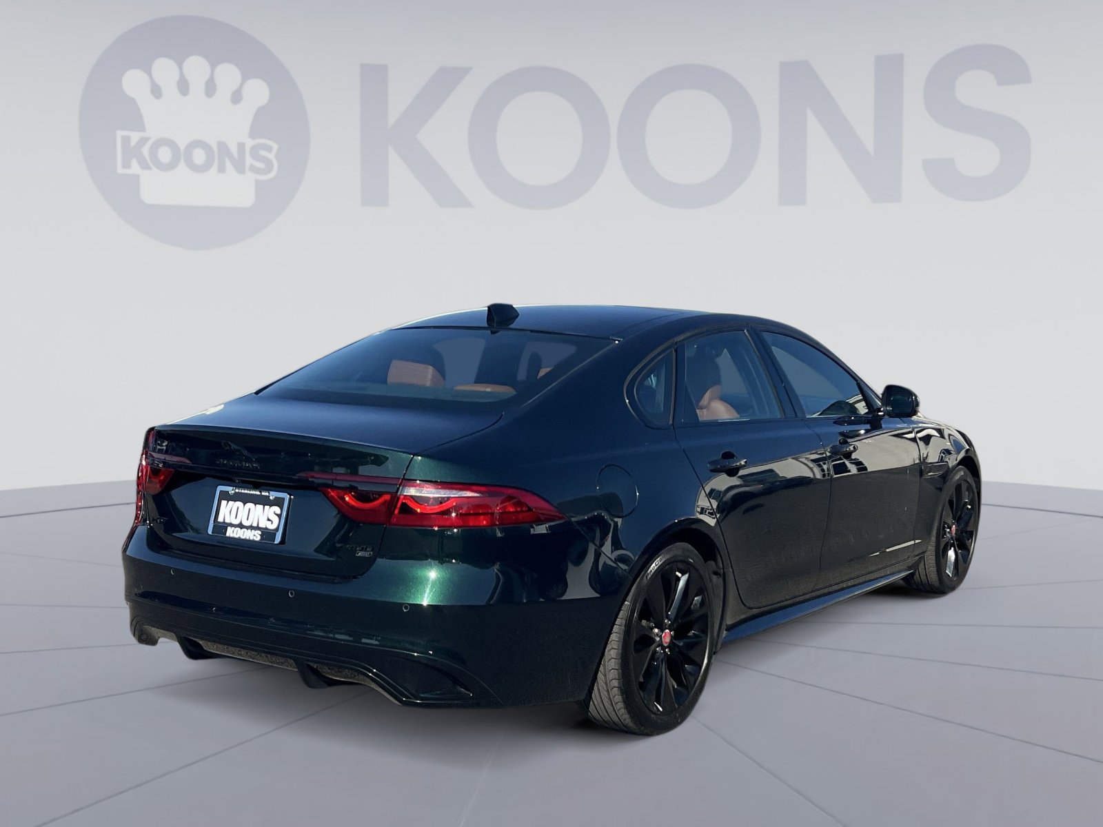 Used 2022 Jaguar XF R-Dynamic SE AWD/4WD image 16