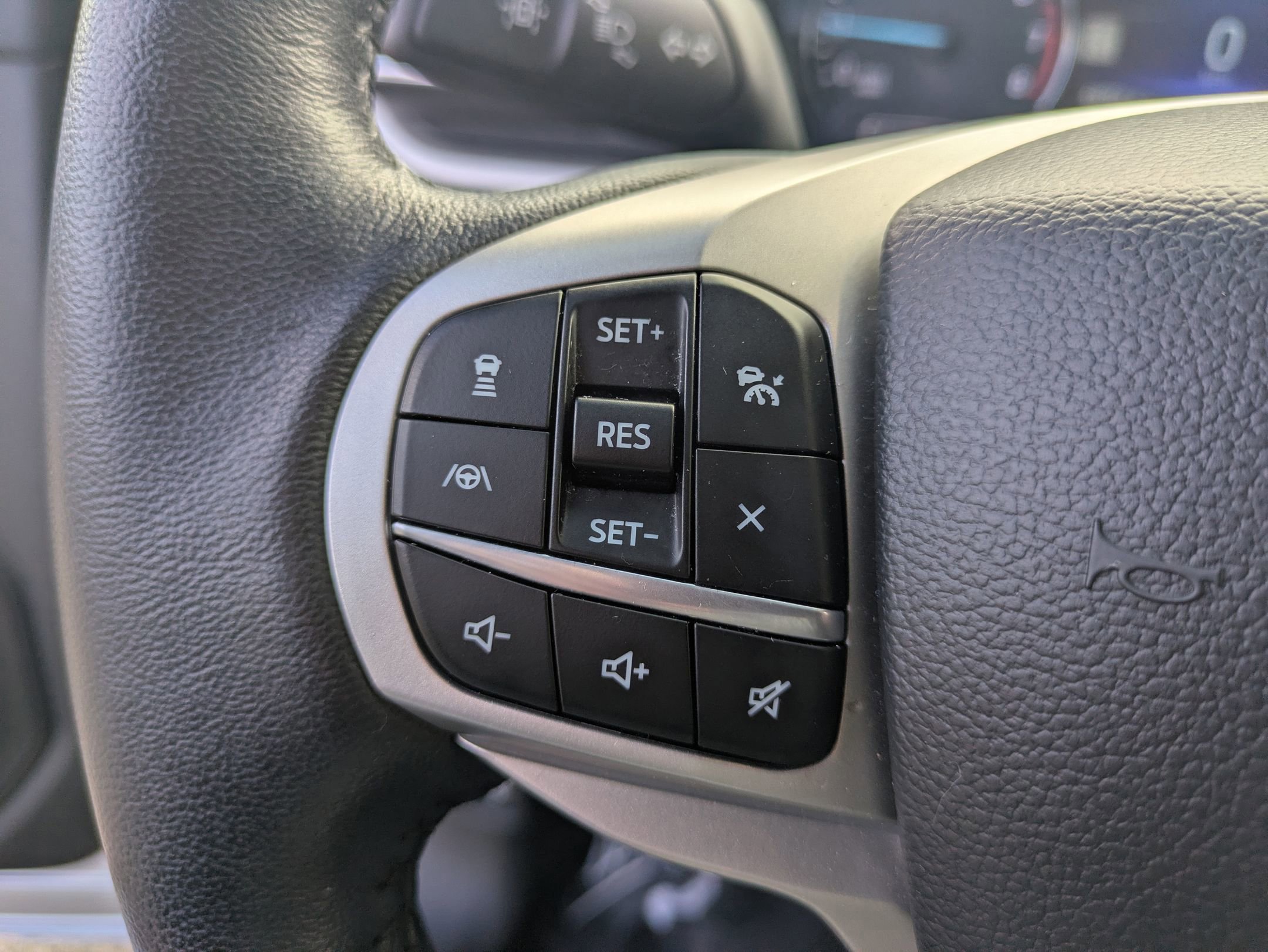 Certified 2022 Ford Explorer XLT w/ Equipment Group 202A image 16