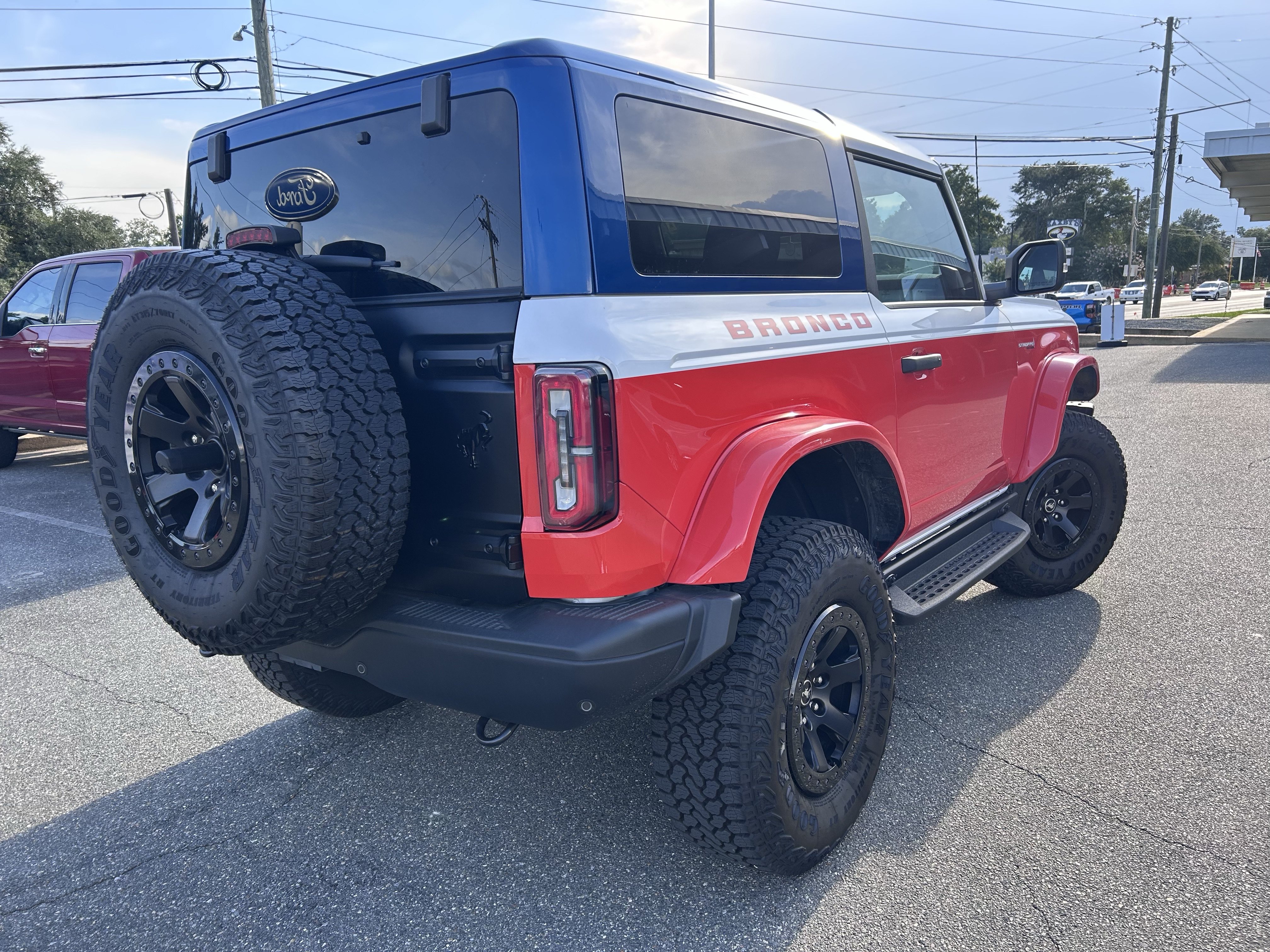 Certified 2025 Ford Bronco Stroppe Edition AWD/4WD image 7