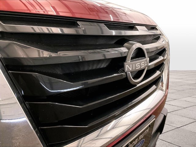 Used 2022 Nissan Pathfinder SV AWD/4WD image 30