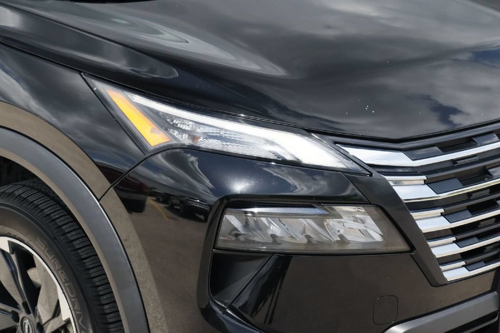 Used 2024 Nissan Rogue SV AWD/4WD image 27