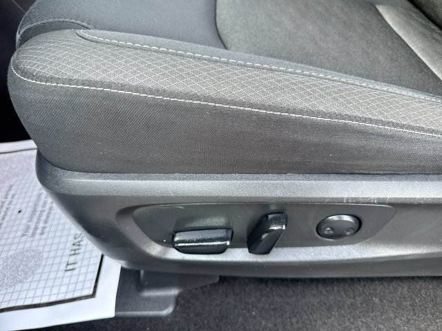 Used 2024 Nissan Pathfinder SV FWD image 12
