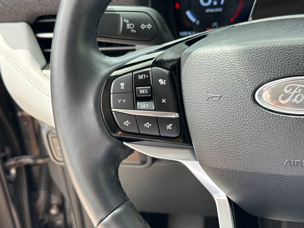 Certified 2025 Ford Explorer Platinum w/ Ultimate Package image 16