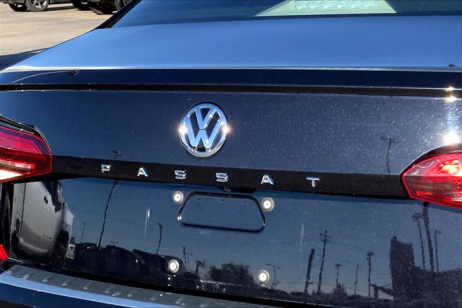 Used 2022 Volkswagen Passat 2.0T SE FWD image 27