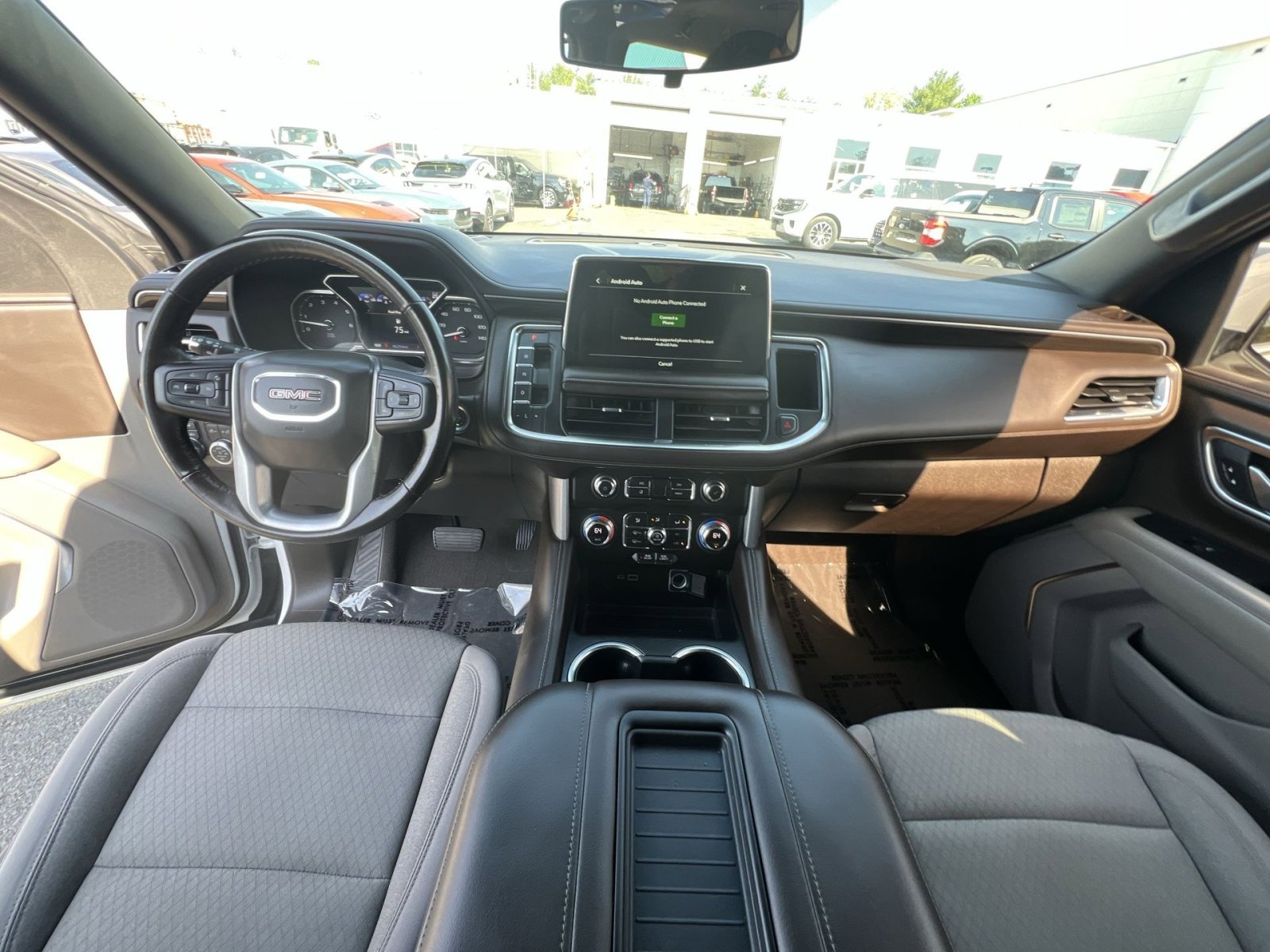 Used 2021 GMC Yukon XL SLE AWD/4WD image 30