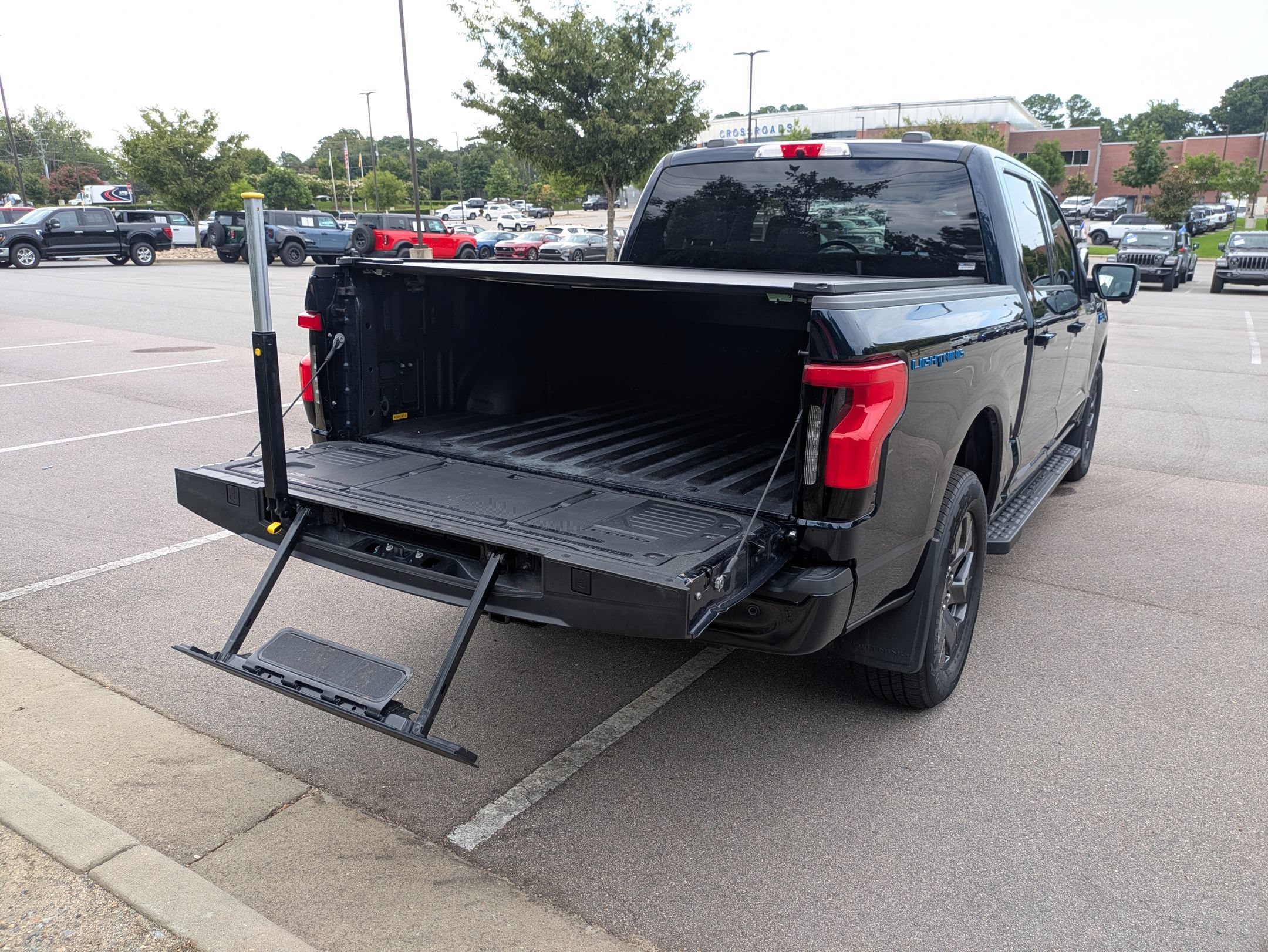 Certified 2025 Ford F150 Lightning Flash AWD/4WD image 39