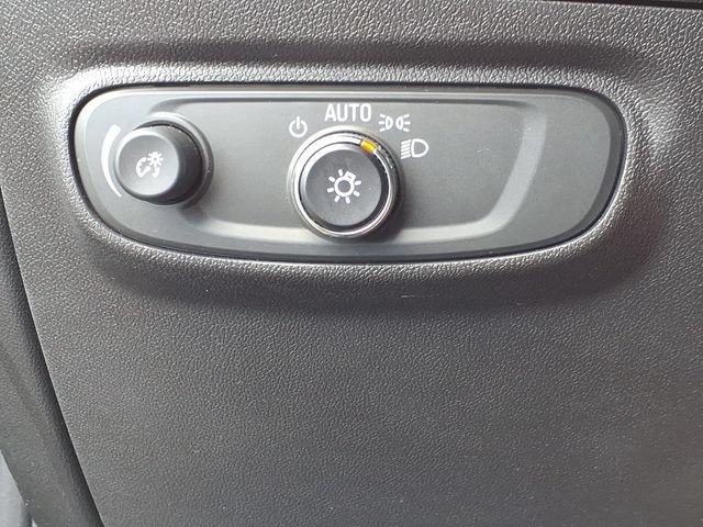 Used 2023 Chevrolet Equinox LT FWD image 20