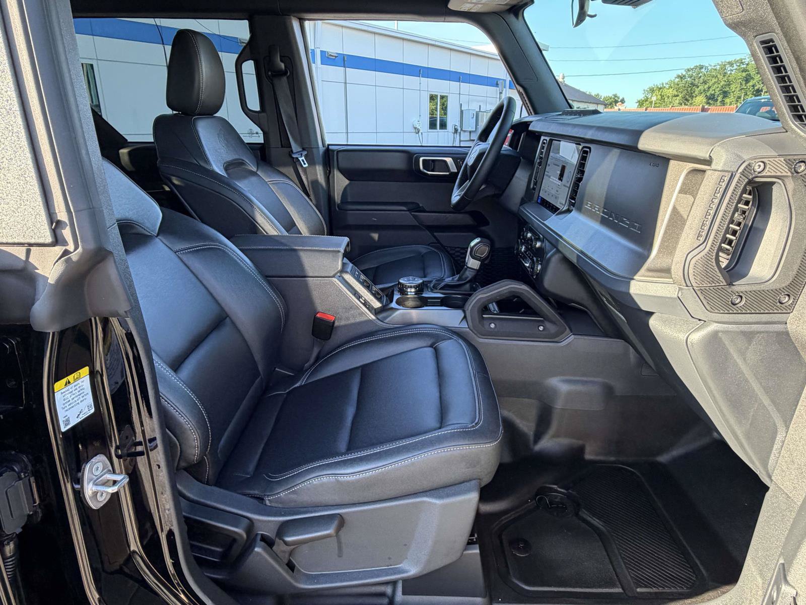 Certified 2025 Ford Bronco Badlands w/ Sasquatch Package AWD/4WD image 27