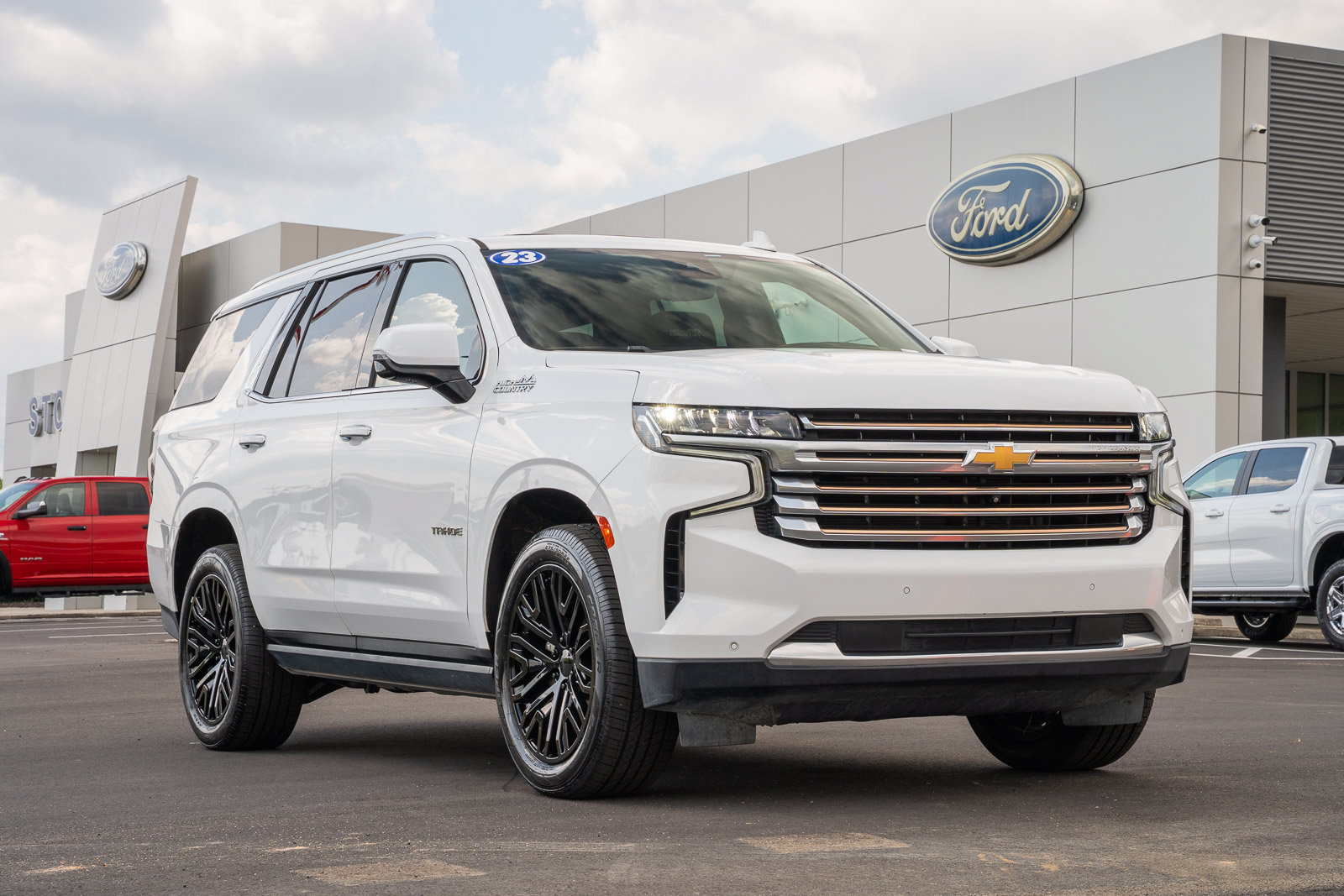 Used 2023 Chevrolet Tahoe High Country w/ Premium Package 2