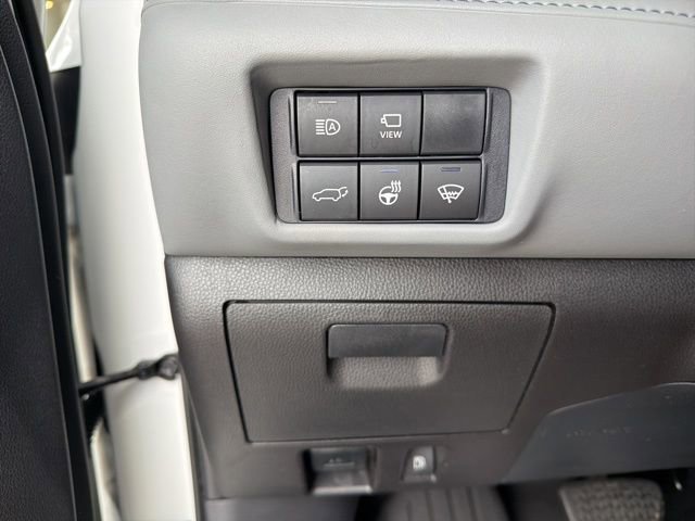 Used 2021 Toyota Highlander Limited FWD image 23