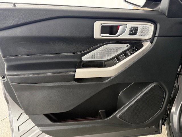Certified 2022 Ford Explorer Limited w/ Limited Technology Package image 8