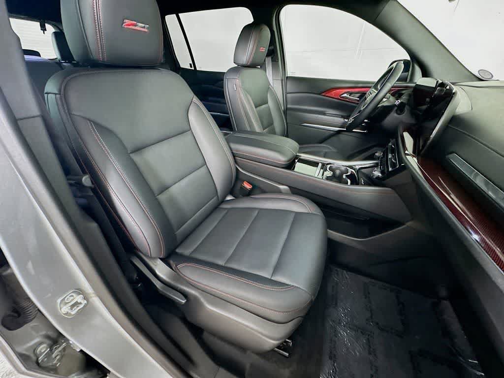 Used 2025 Chevrolet Traverse Z71 AWD/4WD image 15