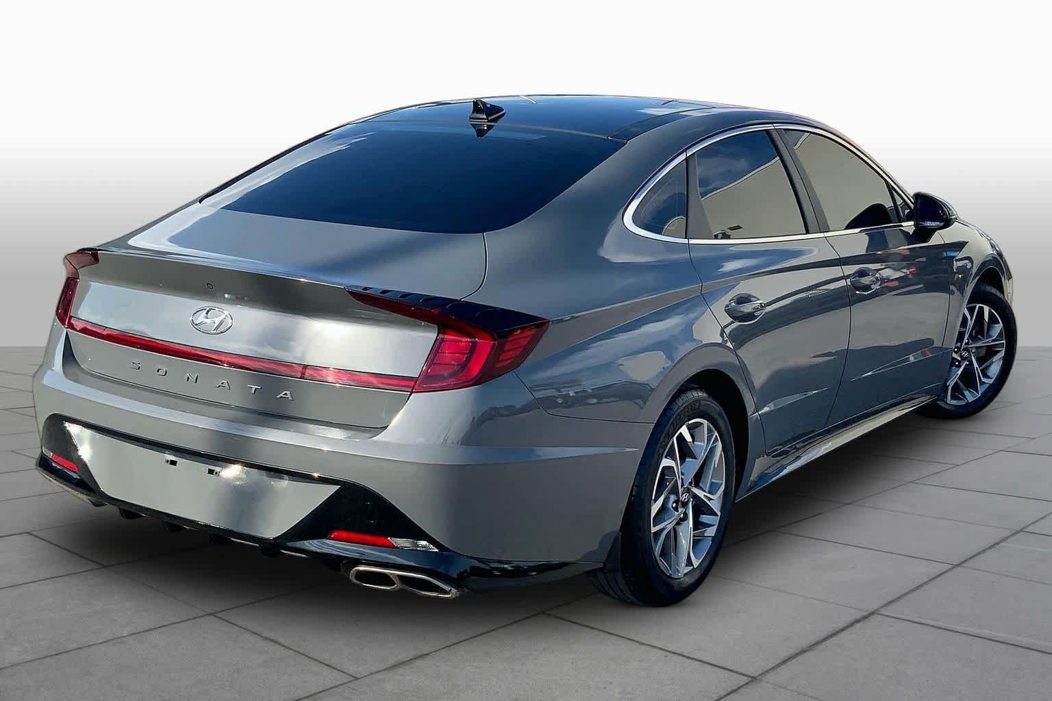 Used 2023 Hyundai Sonata SEL w/ Convenience Package FWD image 12
