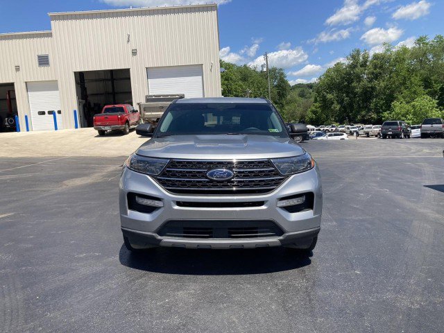 Certified 2023 Ford Explorer XLT w/ Equipment Group 202A AWD/4WD image 2