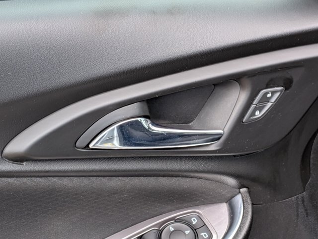 Used 2021 Chevrolet Malibu LT FWD image 14