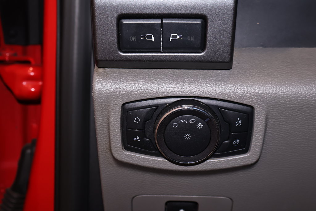 Certified 2019 Ford F350 XLT w/ XLT Premium Package AWD/4WD image 25