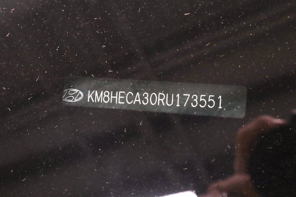 Used 2024 Hyundai Kona Limited AWD/4WD image 37