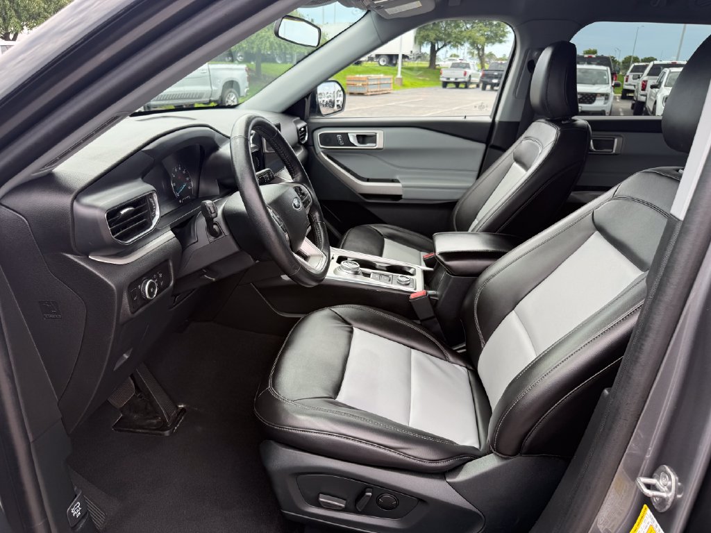 Certified 2023 Ford Explorer XLT w/ Equipment Group 202A AWD/4WD image 16