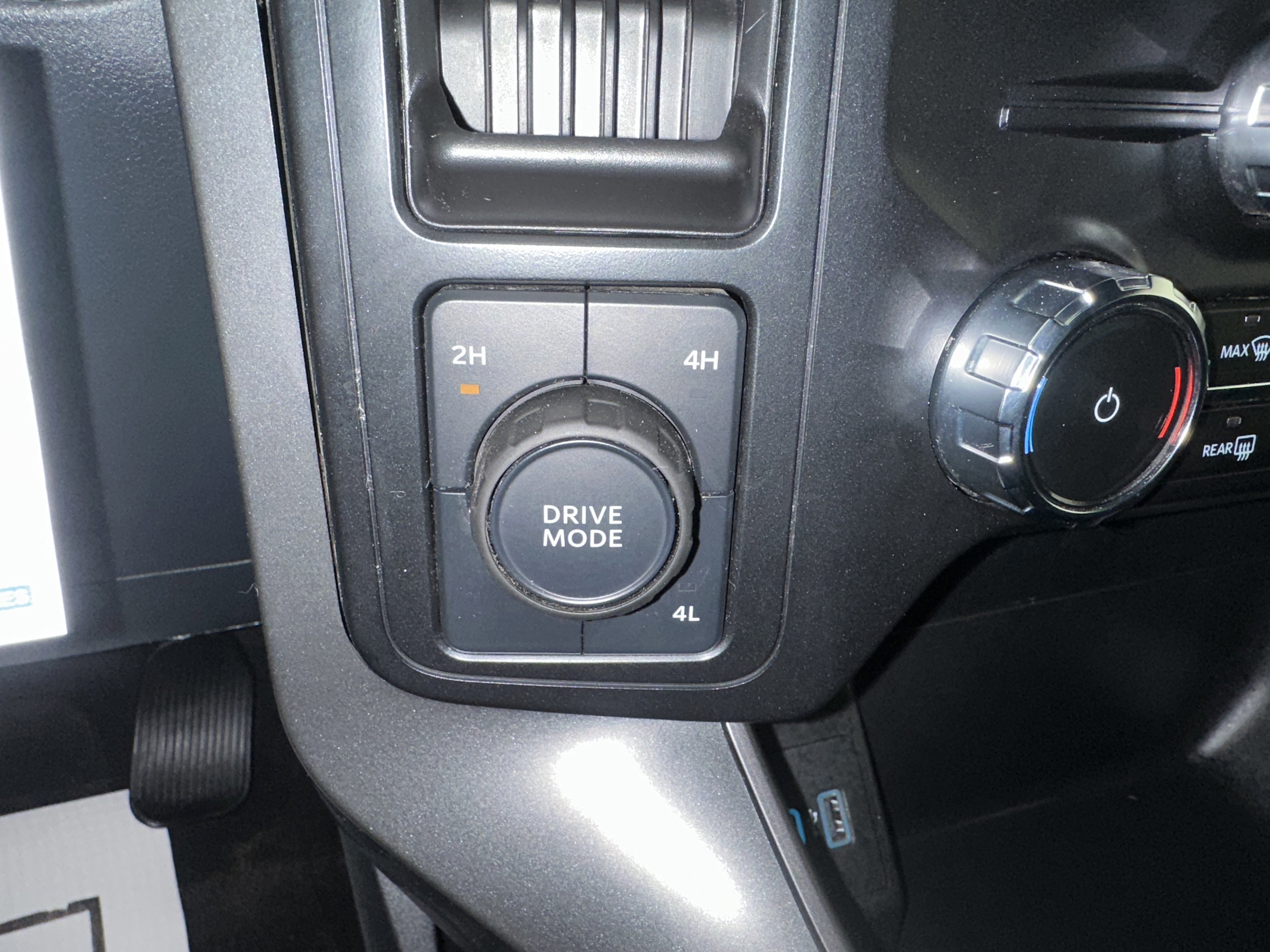 Certified 2024 Ford F150 XLT w/ XLT Black Appearance Package image 21