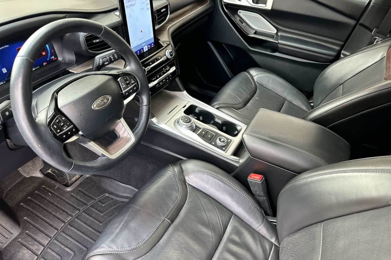 Certified 2023 Ford Explorer Platinum w/ Technology Package AWD/4WD image 11