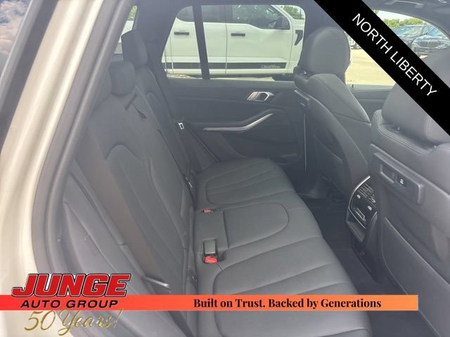 Used 2022 BMW X5 xDrive40i w/ Premium Package AWD/4WD image 10