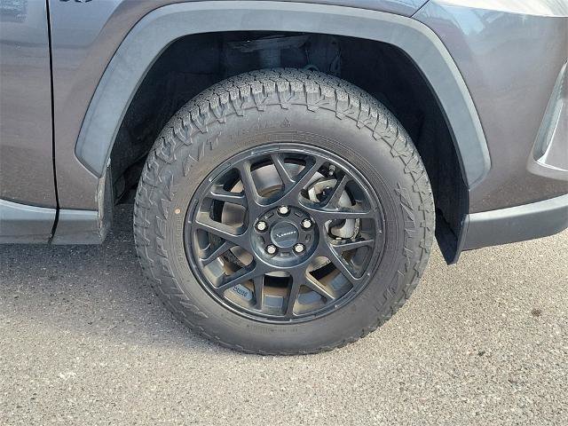 Used 2022 Toyota RAV4 XLE image 7