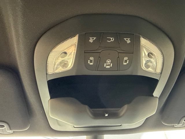 Used 2025 Chrysler Pacifica Select FWD image 31