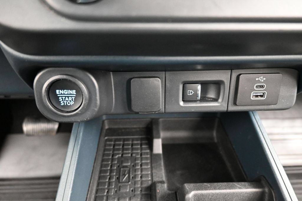 Certified 2025 Ford Maverick Lariat AWD/4WD image 18