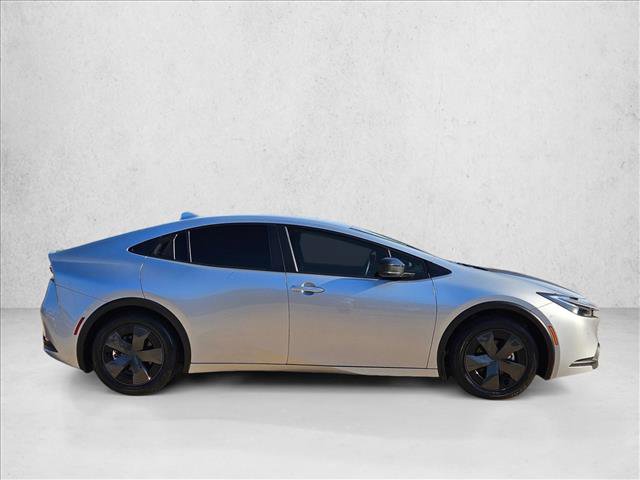 Used 2024 Toyota Prius LE FWD image 4