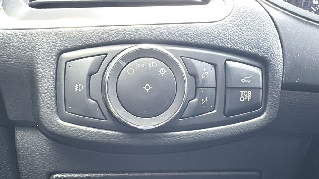 Certified 2022 Ford Edge Titanium w/ Class II Trailer Tow Package image 17