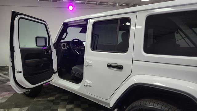 Used 2025 Jeep Wrangler Unlimited Sahara w/ Safety Group AWD/4WD image 16