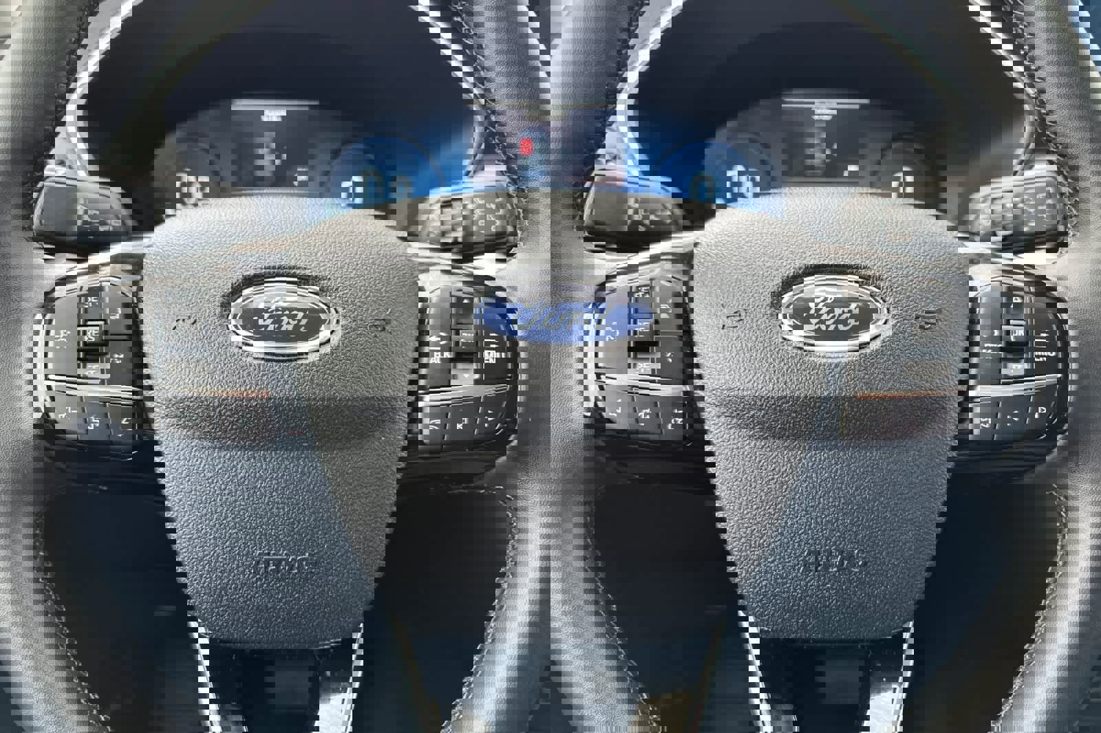 Certified 2025 Ford Escape Platinum image 24