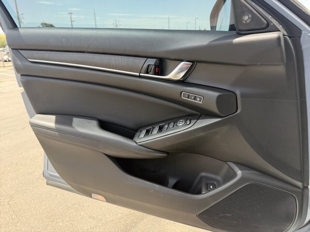 Used 2021 Honda Accord Touring image 12