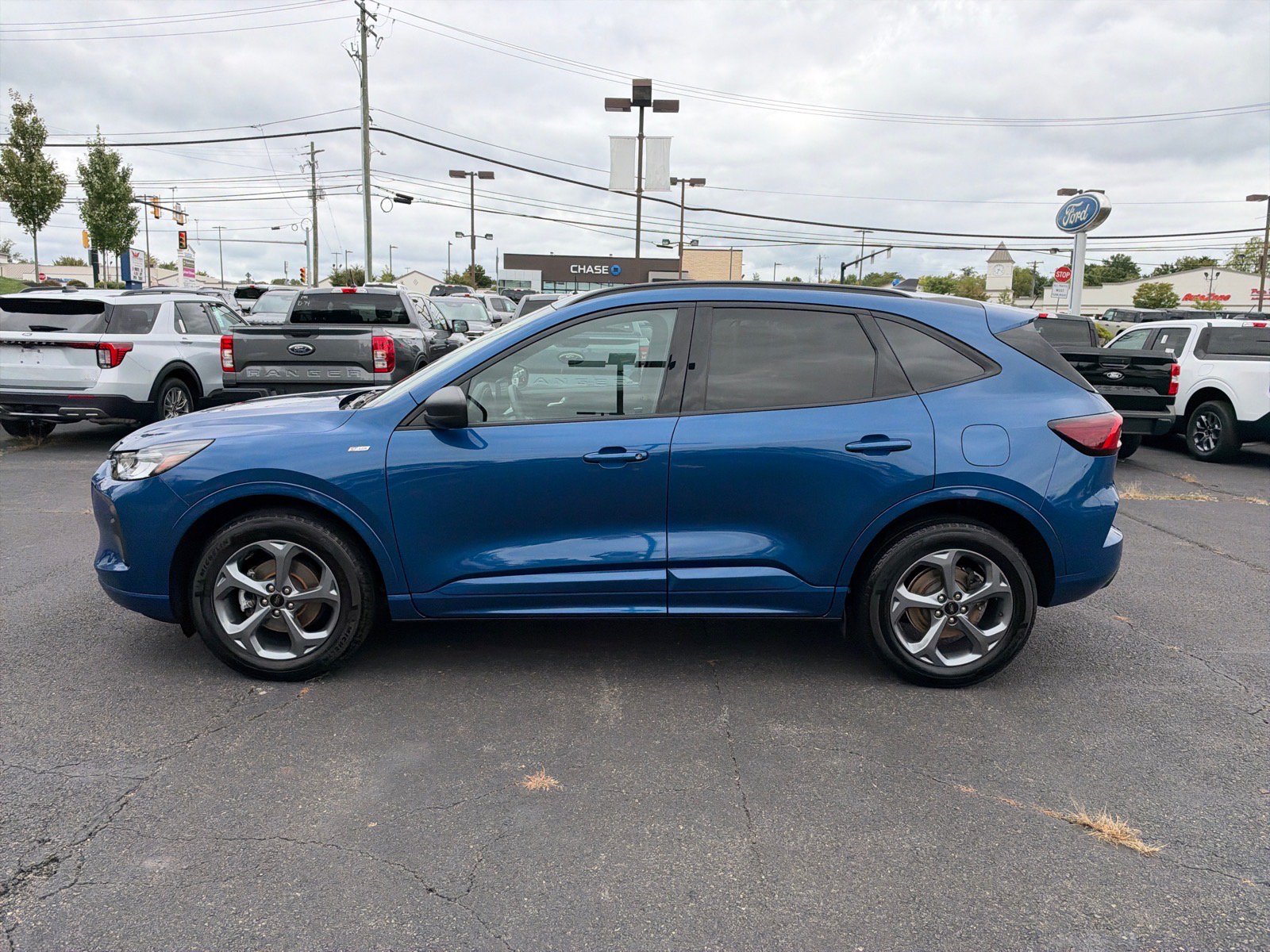 Certified 2023 Ford Escape ST-Line w/ Tech Pack #1 AWD/4WD image 4