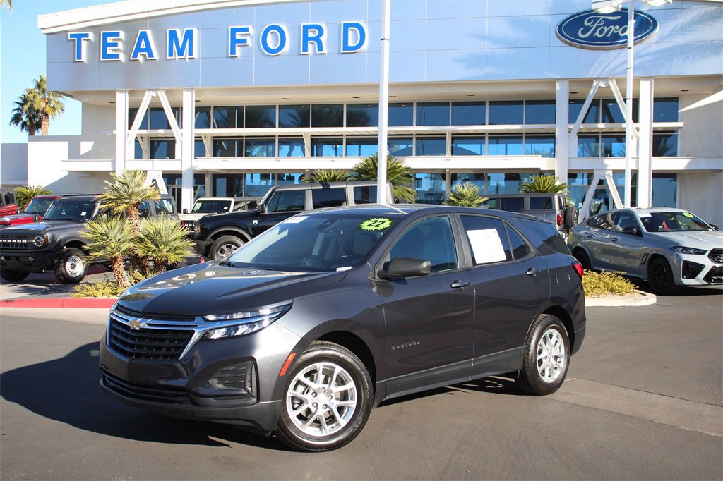 Used 2022 Chevrolet Equinox LS image 2