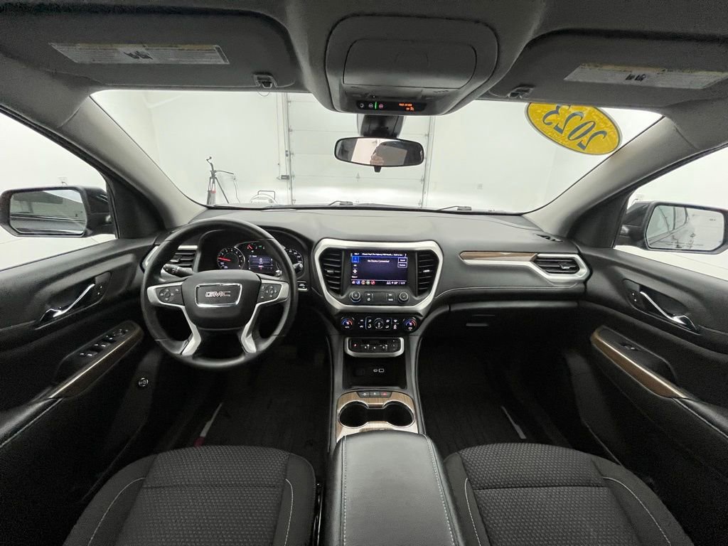 Used 2023 GMC Acadia SLE w/ Driver Convenience Package image 9