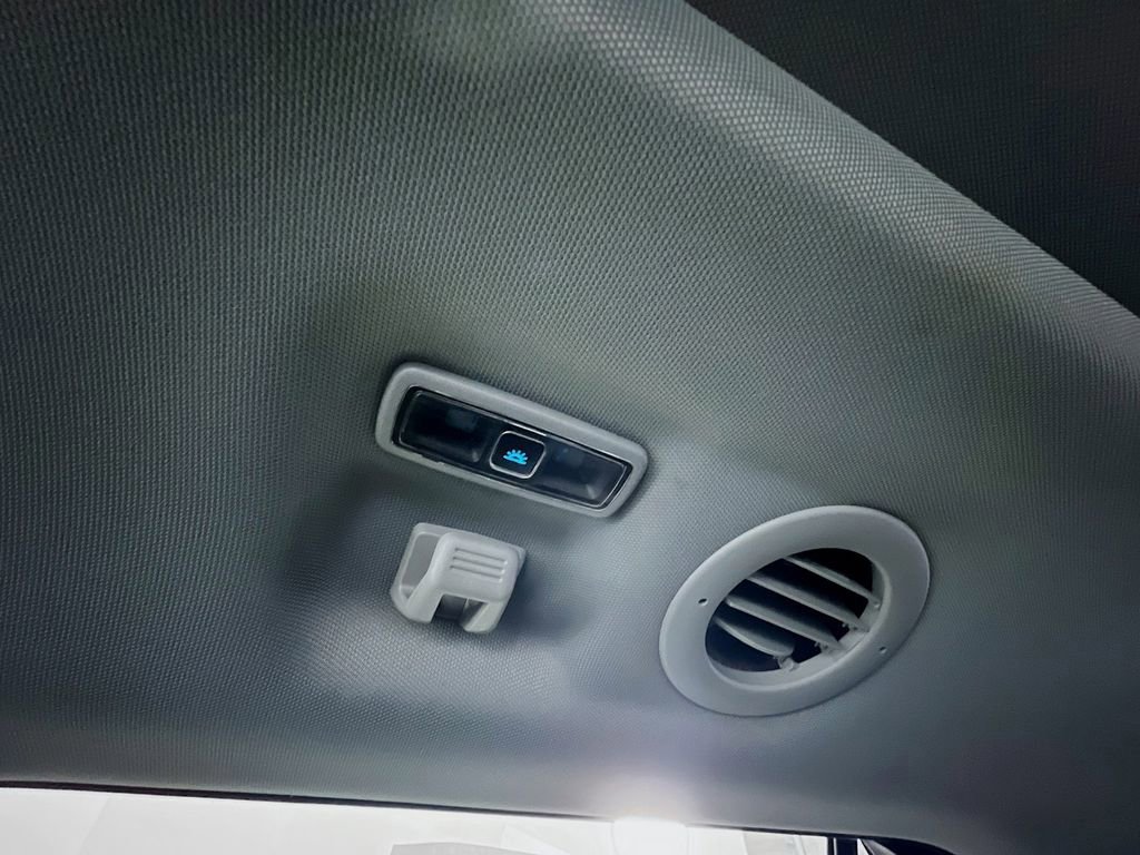 Certified 2024 Ford Explorer XLT w/ Equipment Group 202A image 39