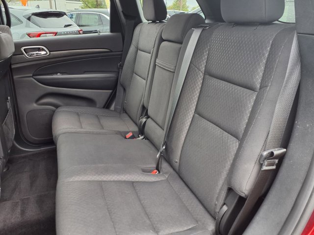 Used 2018 Jeep Grand Cherokee Laredo AWD/4WD image 6