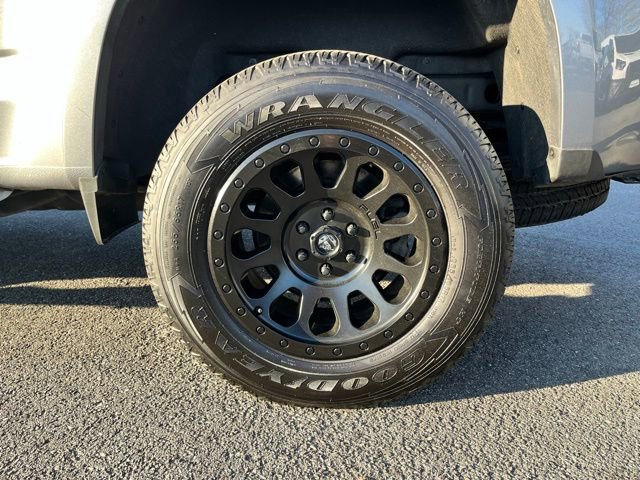 Used 2022 Chevrolet Colorado LT w/ LT Convenience Package image 12