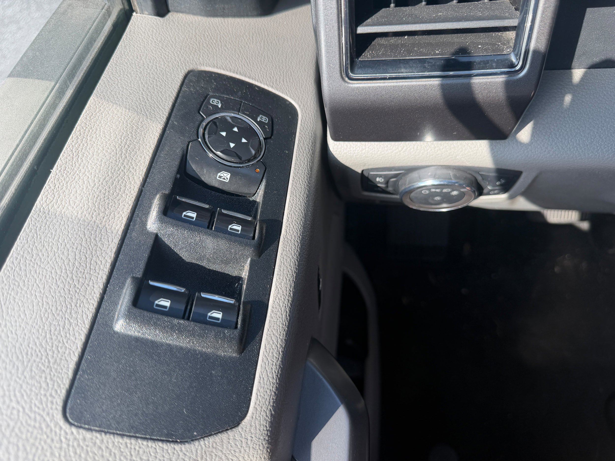 Certified 2020 Ford F150 XLT w/ Equipment Group 302A Luxury AWD/4WD image 20
