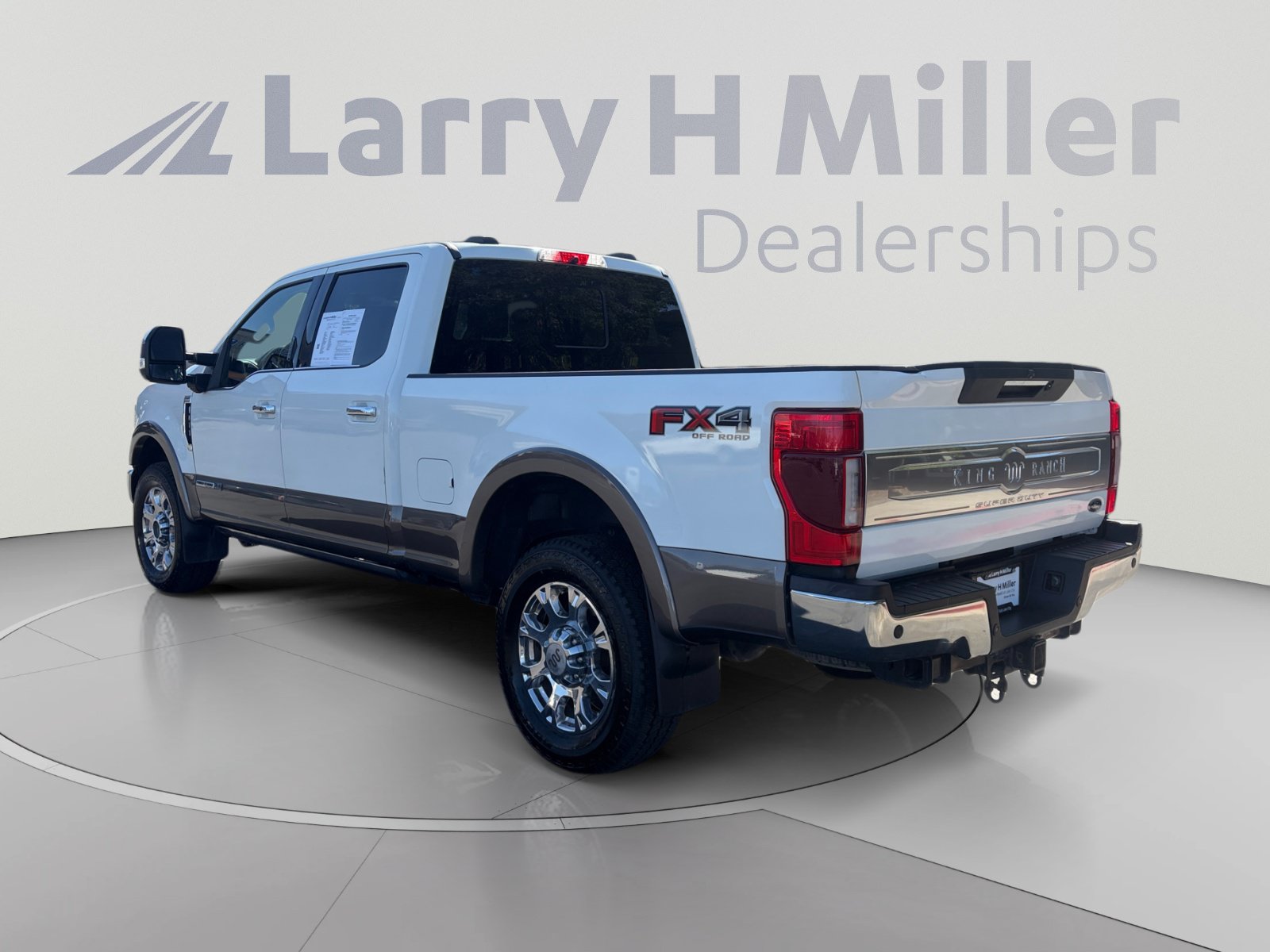 Certified 2022 Ford F350 King Ranch w/ King Ranch Ultimate Package AWD/4WD image 3