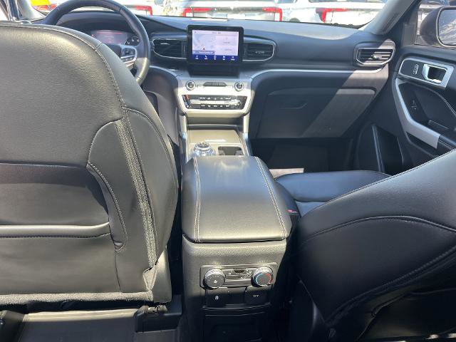Certified 2022 Ford Explorer XLT w/ Equipment Group 202A AWD/4WD image 10