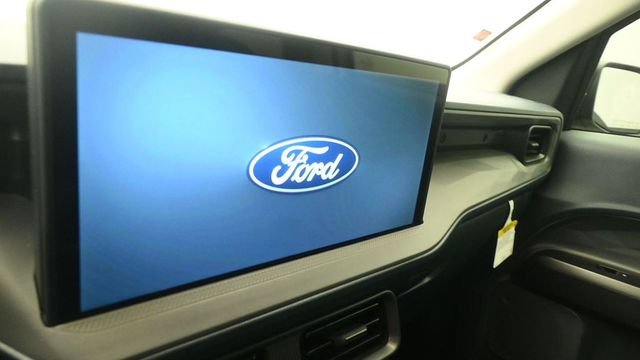 Certified 2025 Ford Maverick XL FWD image 16