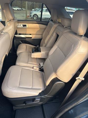 Certified 2022 Ford Explorer Limited w/ Equipment Group 301A image 5