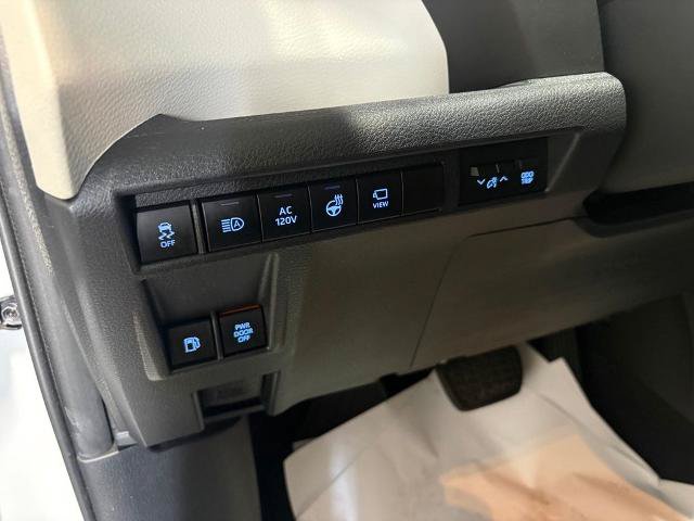 Used 2022 Toyota Sienna Platinum AWD/4WD image 24