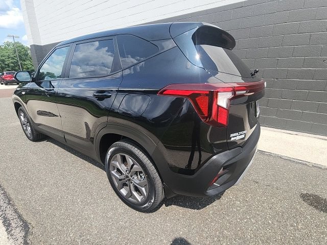 Used 2024 Kia Seltos LX AWD/4WD image 4