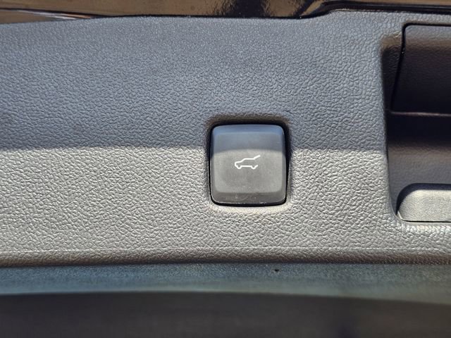 Certified 2022 Ford Escape Titanium image 30