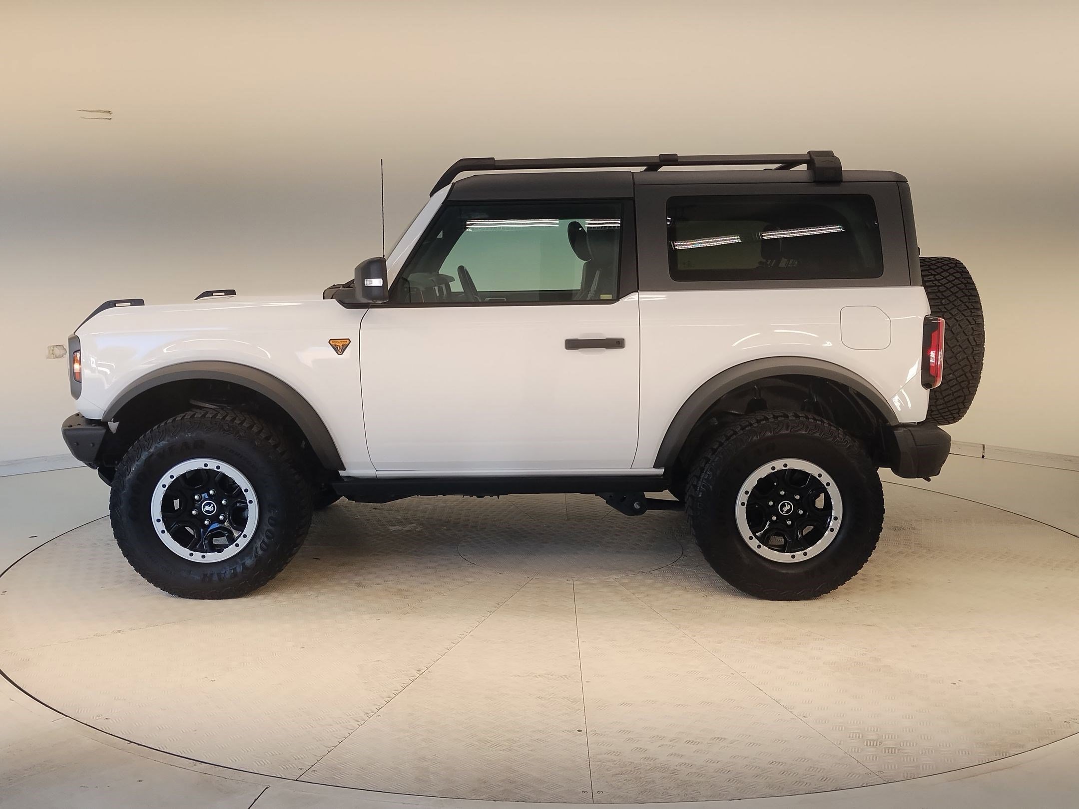 Certified 2023 Ford Bronco Badlands w/ Sasquatch Package image 2